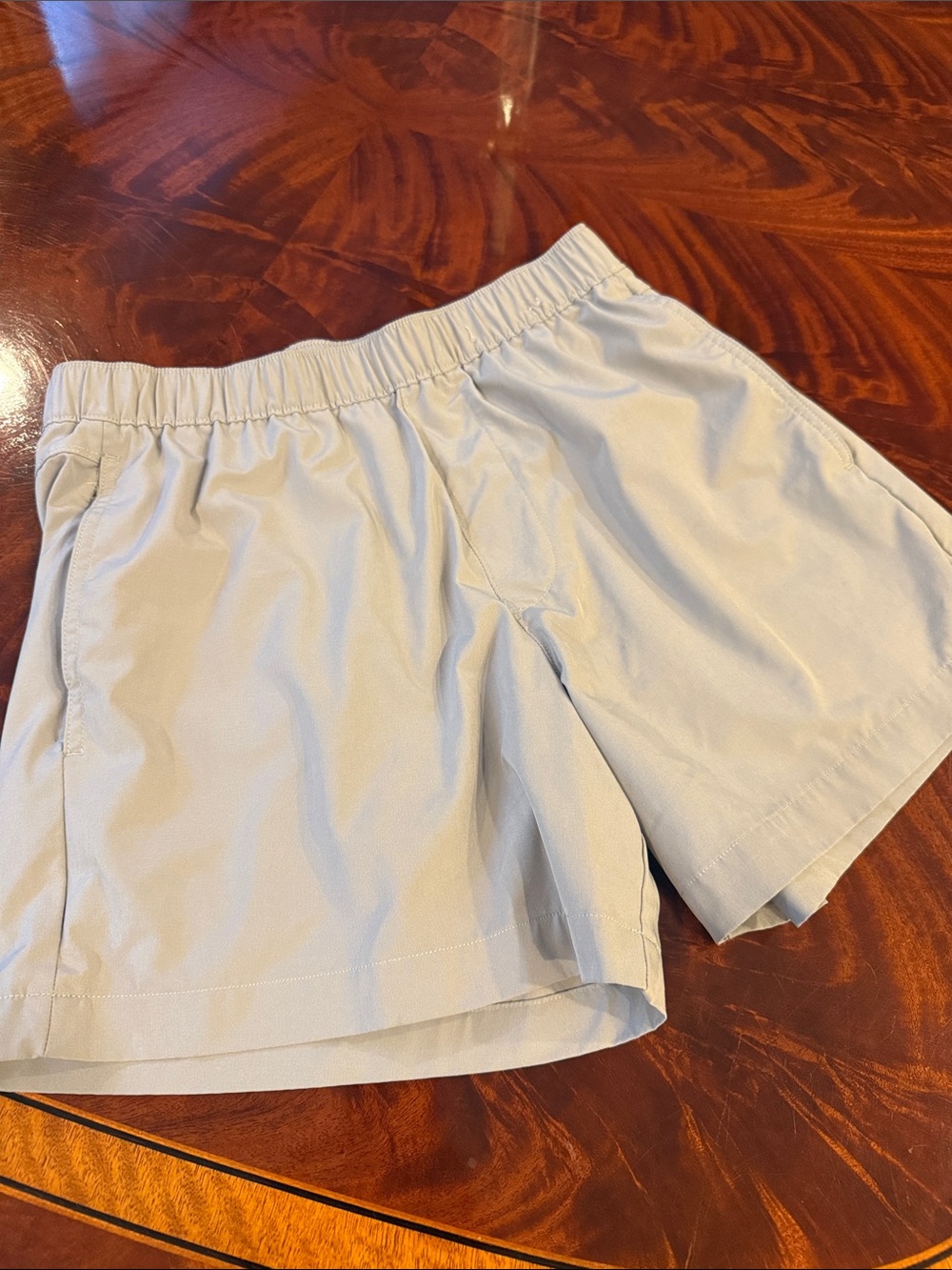Hollister Men's Light Beige Elastic Waist Hybrid Shorts